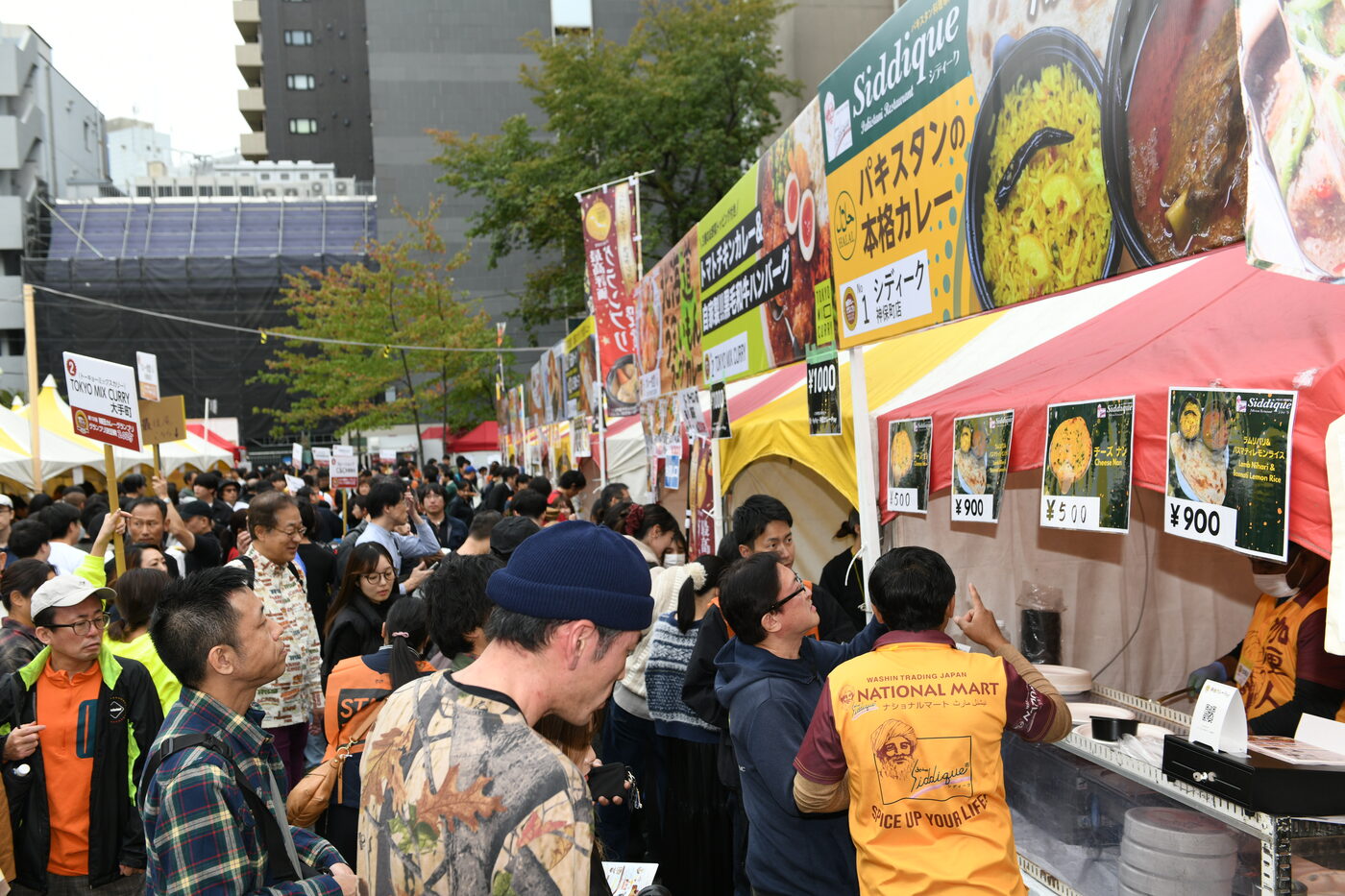 神田カレーグランプリ 会場の賑わい
